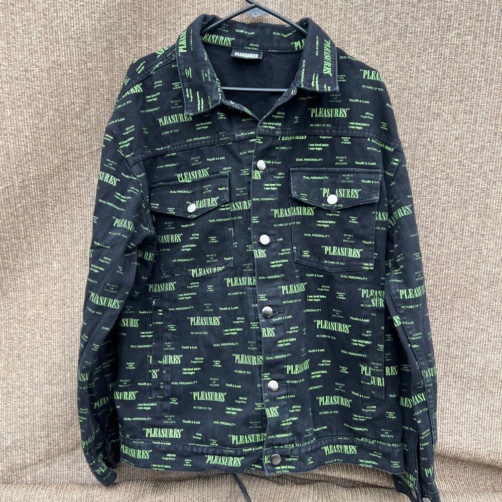 PLEASURES Mens Size Large Buttoned Black/Green Denim Jean Jacket
